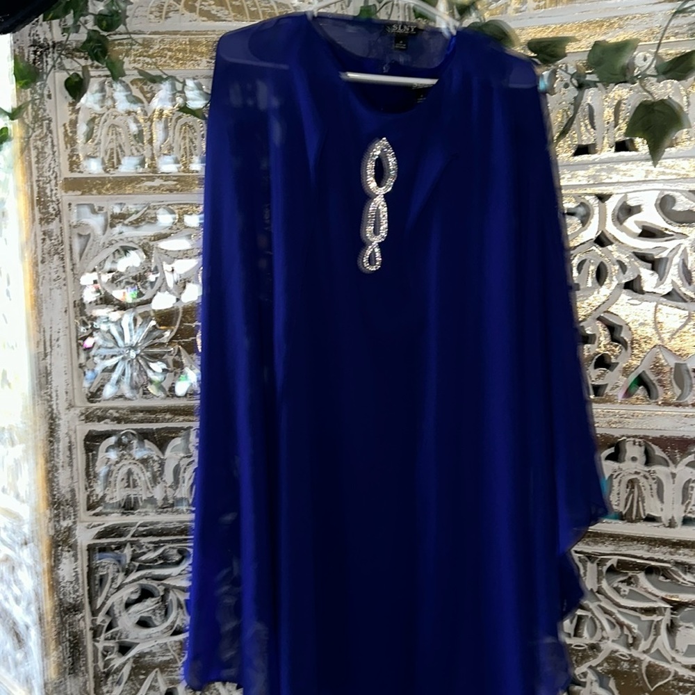 Gorgeous NWT, never worn, 2piece, SLNY, cobalt blue dress w/ cover up cape
